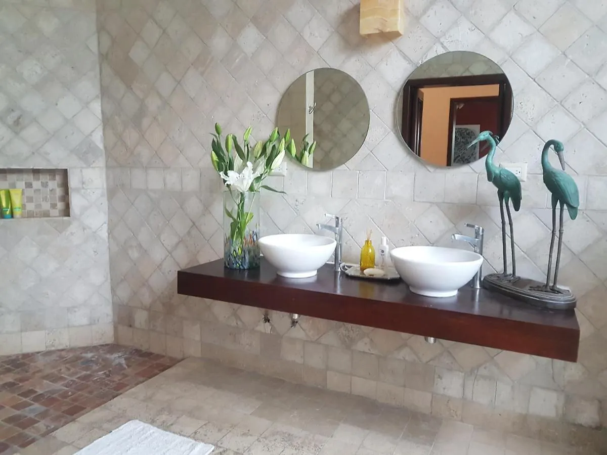 Hacienda Los Alamos Bed & Breakfast 칸쿤 0*,  멕시코