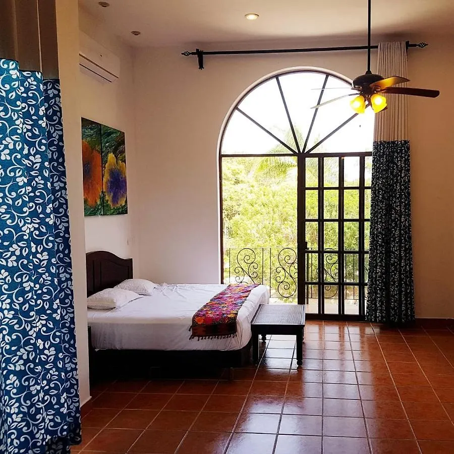 Hacienda Los Alamos Bed & Breakfast 칸쿤 0*,