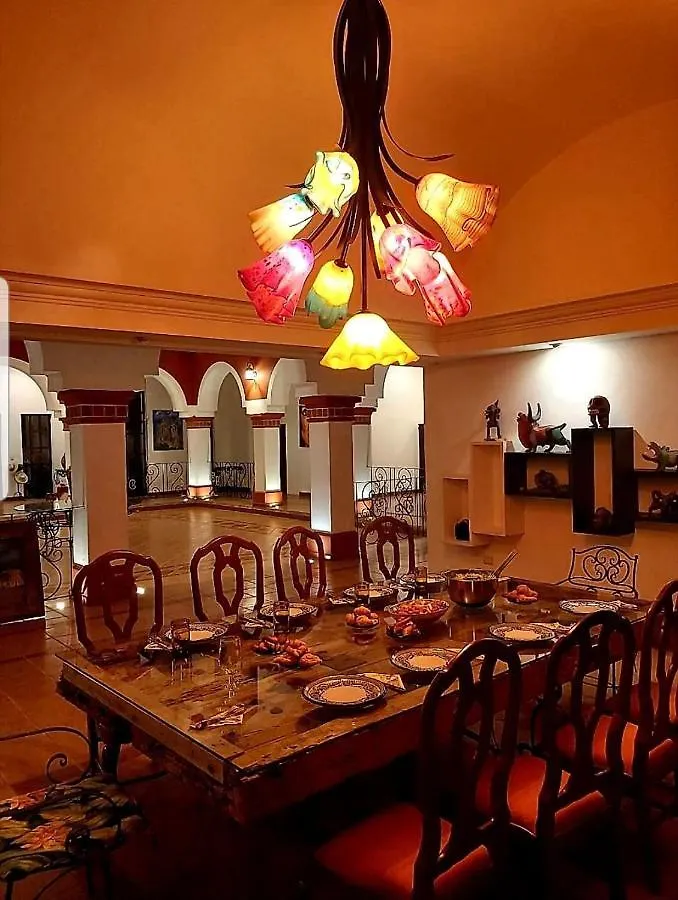Hacienda Los Alamos Bed & Breakfast 칸쿤